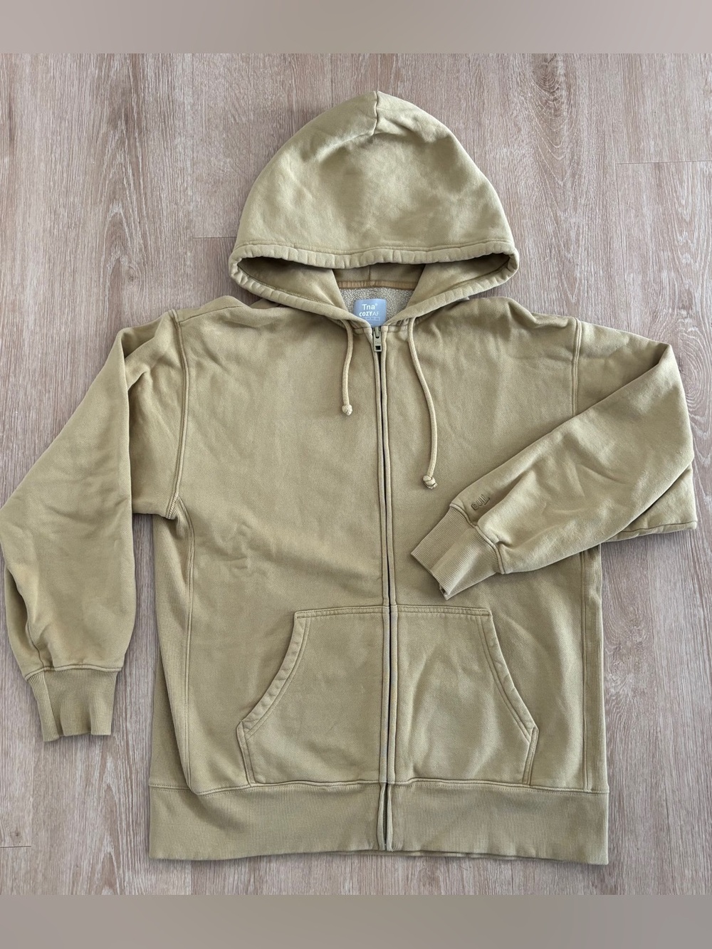 Aritzia TNA Cozy AF Fleece Zip Hoodie and Shorts Set
Hoodie size 1 shorts size S - Picture 3 of 5